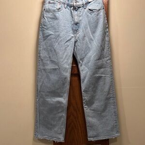 NWT Abercrombie & Fitch Light Blue '90s Relaxed Jeans - waist 28”
